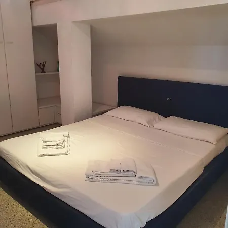 Sestri Executive 2 Bedrooms * Sestri Levante