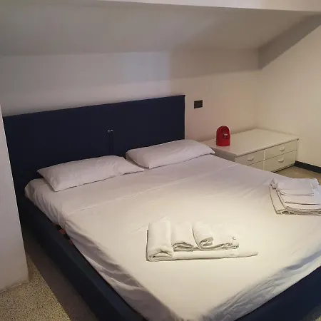 Sestri Executive 2 Bedrooms *