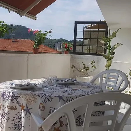 Sestri Executive 2 Bedrooms Апартаменты *